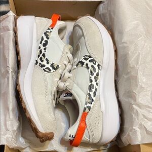 Nike Interact Run Leopard Sneakers